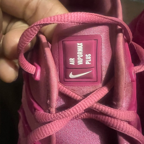 Vibrant Nike Air Vapormax Plus Berry Air Max men size 11 women 12.5 preowned - Picture 4 of 8